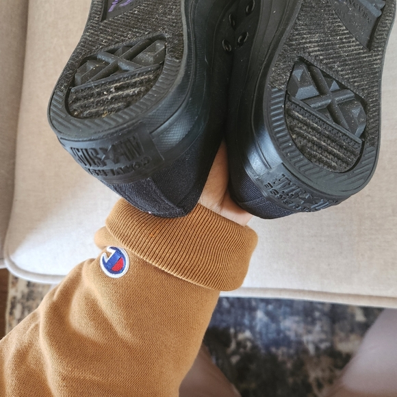 Converse All Black Men's Sneakers - Picture 4 of 5